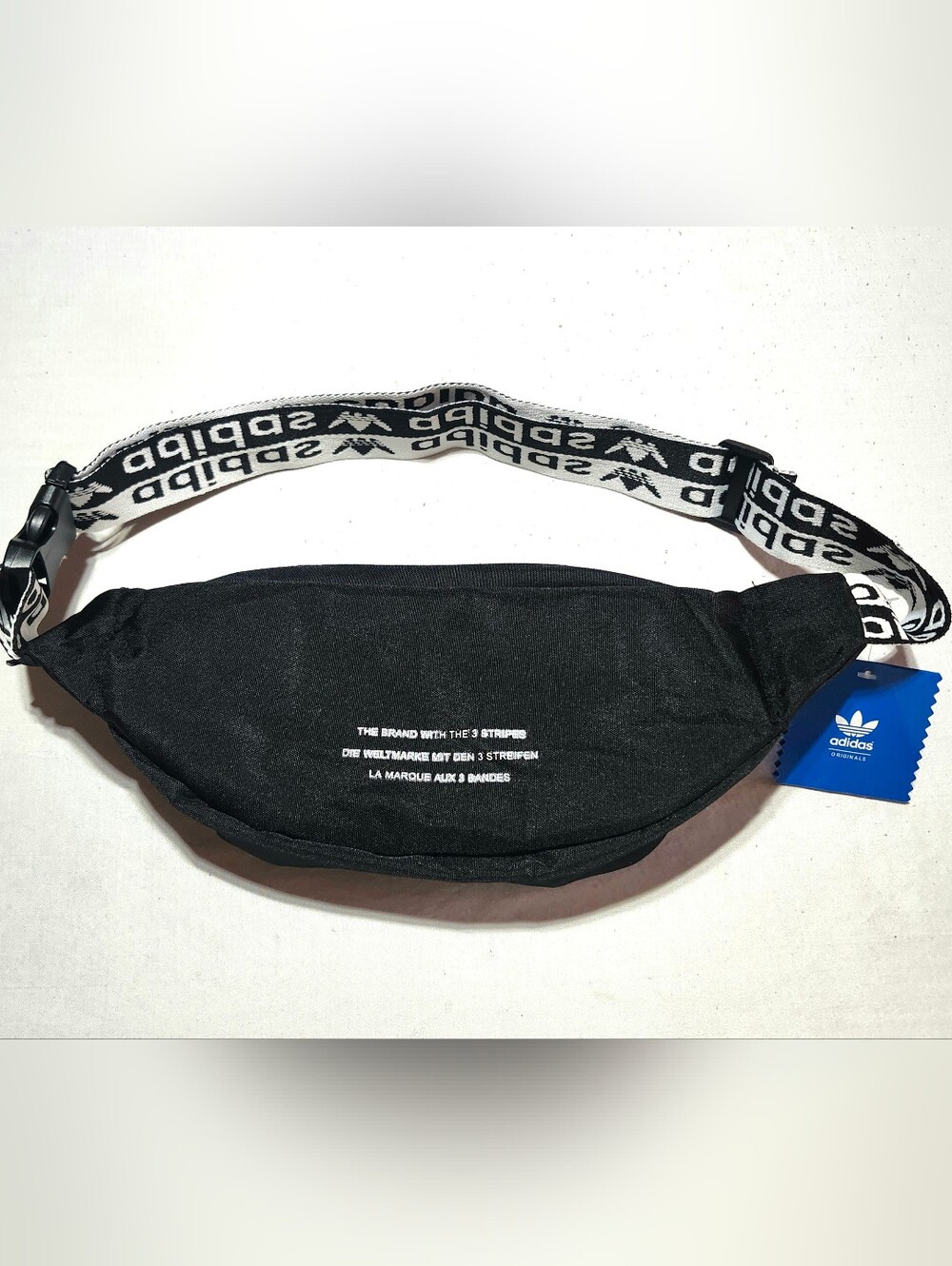 New Exclusive Adidas shoulder/waist fanny pack bag - Picture 2 of 4